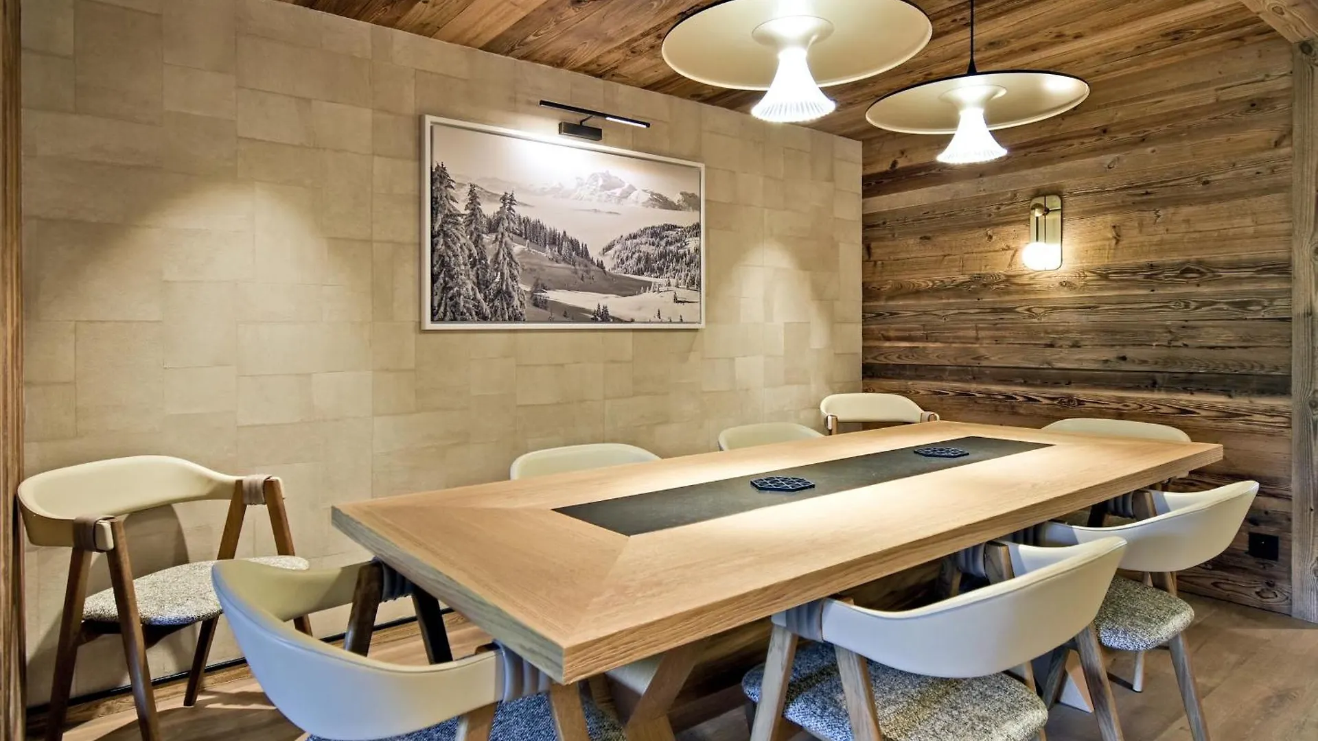 Appartement Luxe 3 Chambres Avec Spa Et Acces Direct Aux Pistes - Fr-1-613-51 Les Allues 0*,  France